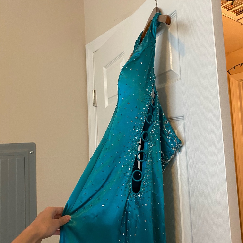 Prom Dress - Picture 2 of 3